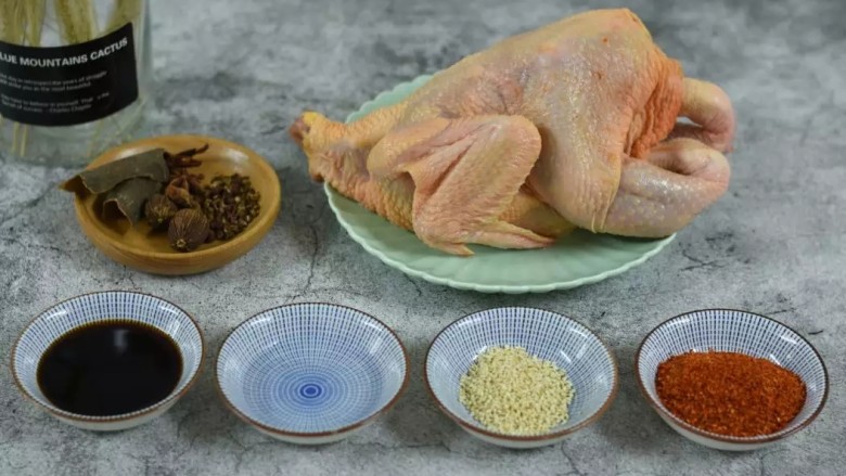 口水鸡这样吃才叫爽,入口即化,一只完全不够吃,·食材·
<a style='color:red;display:inline-block;' href='/shicai/ 5094'>整鸡</a> 500g、<a style='color:red;display:inline-block;' href='/shicai/ 848'>菜籽油</a> 300g、<a style='color:red;display:inline-block;' href='/shicai/ 761'>辣椒粉</a> 50g
<a style='color:red;display:inline-block;' href='/shicai/ 3250'>葱</a> 20g、<a style='color:red;display:inline-block;' href='/shicai/ 37'>姜</a> 5g、<a style='color:red;display:inline-block;' href='/shicai/ 695'>八角</a> 2g、<a style='color:red;display:inline-block;' href='/shicai/ 710'>桂皮</a> 3g
<a style='color:red;display:inline-block;' href='/shicai/ 3766'>草果</a> 4g、<a style='color:red;display:inline-block;' href='/shicai/ 700'>花椒</a> 5g、<a style='color:red;display:inline-block;' href='/shicai/ 692'>酱油</a> 50g
<a style='color:red;display:inline-block;' href='/shicai/ 10588'>糖</a> 15g、<a style='color:red;display:inline-block;' href='/shicai/ 11221'>花生碎</a> 20g、<a style='color:red;display:inline-block;' href='/shicai/ 131'>香菜</a> 2g、<a style='color:red;display:inline-block;' href='/shicai/ 678'>白芝麻</a> 适量