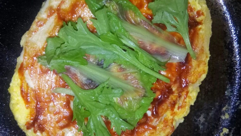 #千花万蕊待食来# 香菜鸡蛋灌饼,放香菜。
