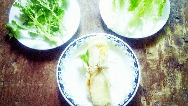 #千花万蕊待食来# 香菜鸡蛋灌饼,端上餐桌品尝。