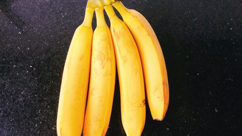 香蕉燕麦饼,2.为什么强调需要成熟的香蕉,因为方便后面步骤的操作。