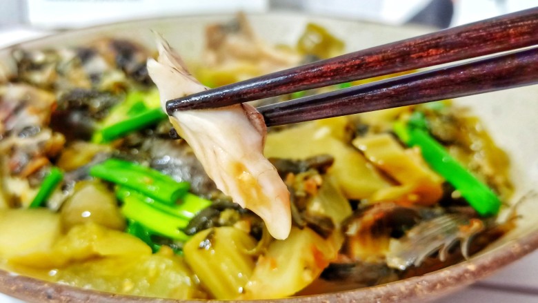 酸菜昂刺鱼,昂刺鱼鱼肉鲜嫩,肉质细腻鲜美!