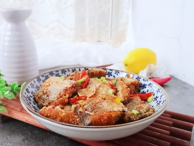 酸辣香酥带鱼,好吃过瘾!