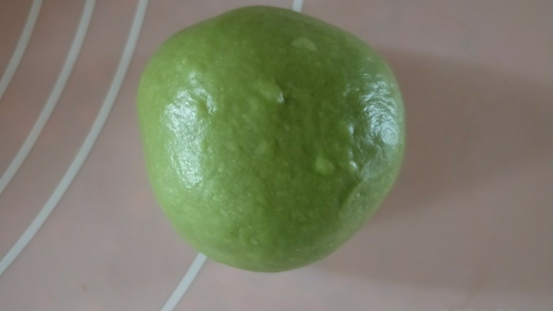 四叶草豆沙面包,包包子一样包好,收口捏紧向下