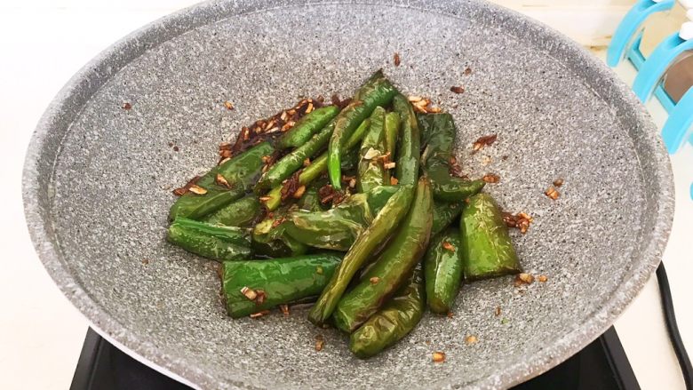 超级下饭菜 油焖尖椒,油焖尖椒熟了