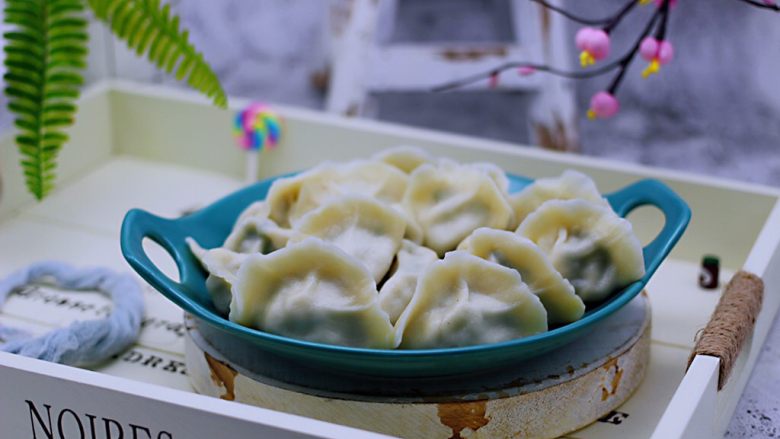 蘑菇韭菜饺子,啦啦啦,鲜美无比的蘑菇韭菜饺子出锅咯。