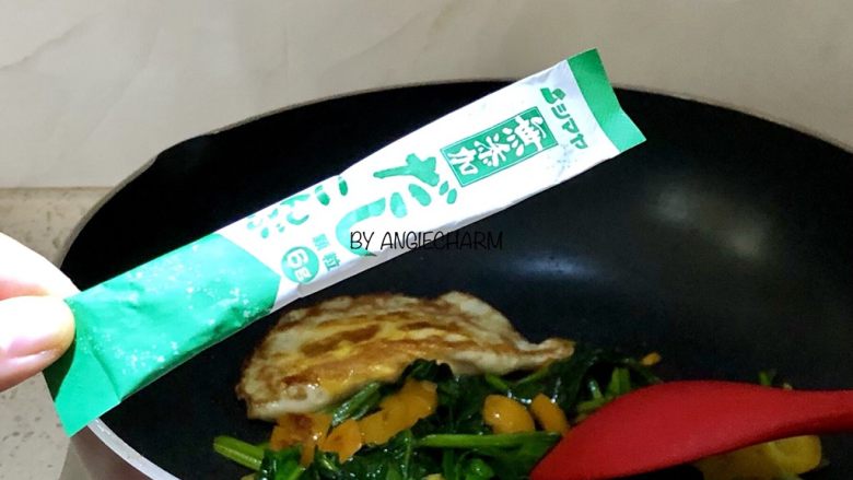 菠菜荷包蛋杂粮套餐(350大卡),我用的是昆布调味粉。