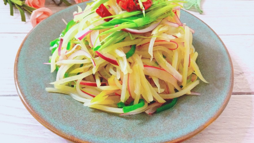 青黄椒洋葱凉拌土豆丝