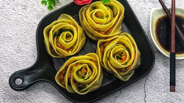 玫瑰花🌹饺子,沾点醋和辣椒,又好看又好吃。