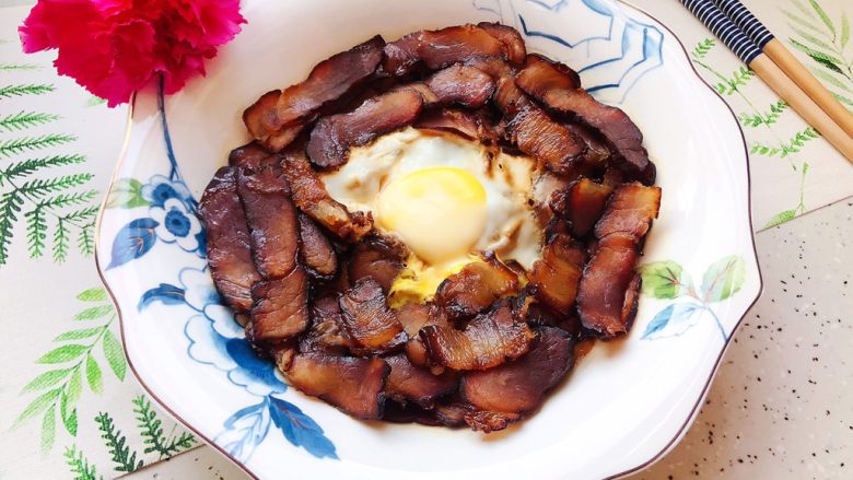 鲜香菇鸡蛋蒸酱油肉,成品图