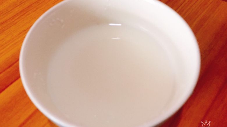 翡翠白玉羹+春天的味道,准备好水淀粉,勾欠用