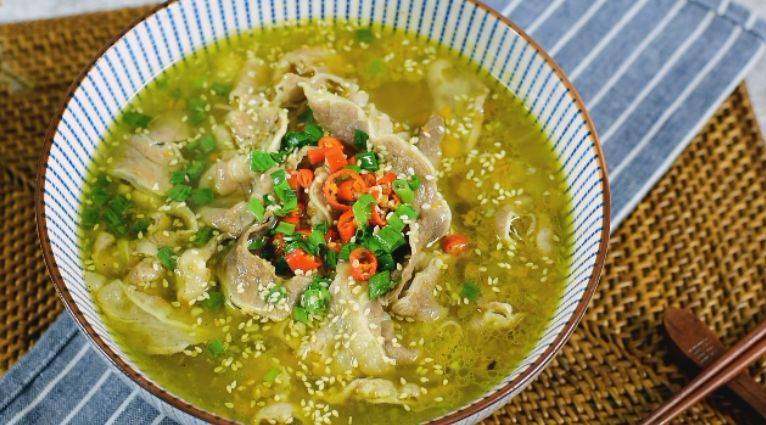 吃了就上瘾的川菜“酸汤肥牛”,在家就能轻松完成,原来还要这样,完成