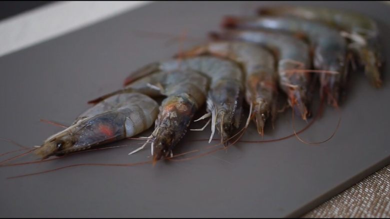 虾仁炒饭(简单版),虾准备好