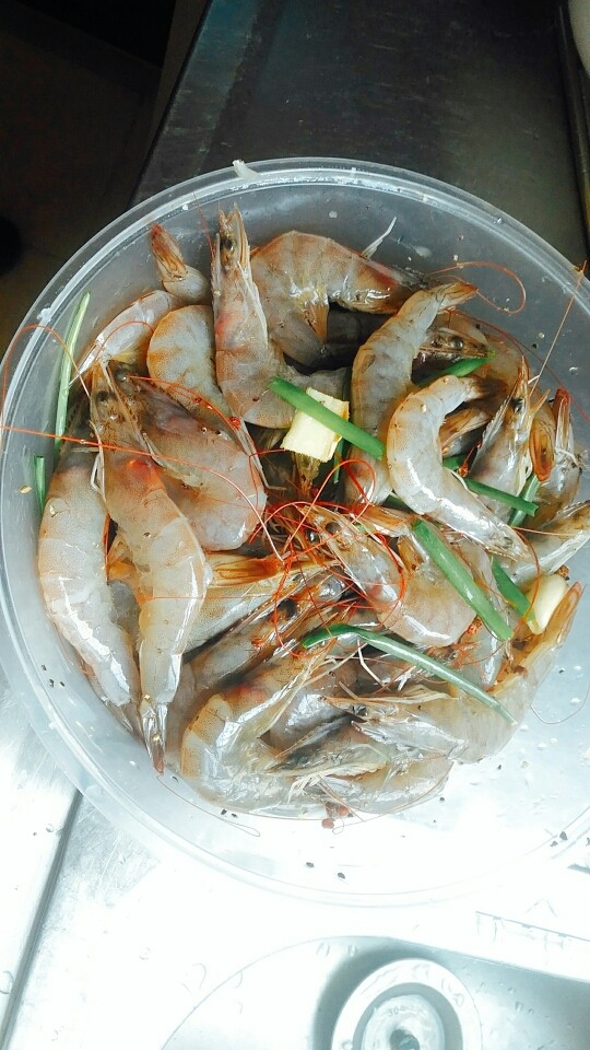 秘制年糕虾,准备好食材