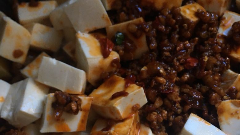 肉沫豆腐(超级下饭菜),放入豆腐块,快速翻炒