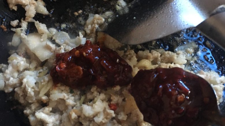 肉沫豆腐(超级下饭菜),放两勺豆瓣酱