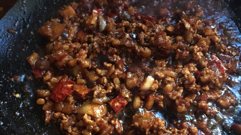 肉沫豆腐(超级下饭菜),翻炒均匀