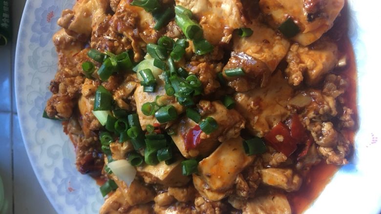 肉沫豆腐(超级下饭菜),装盘放入香葱☺️