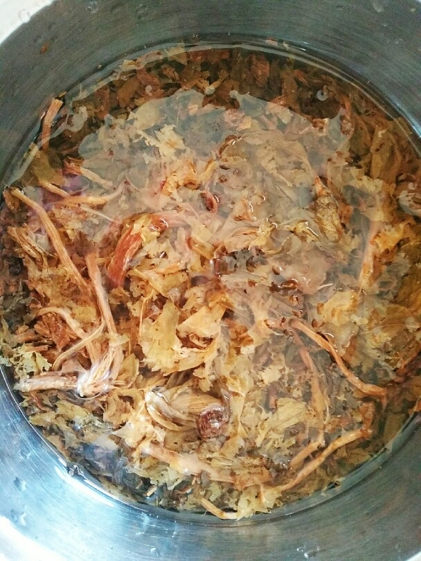 梅菜猪肉包,<a style='color:red;display:inline-block;' href='/shicai/ 707'>梅干菜</a>洗干净,用水泡开