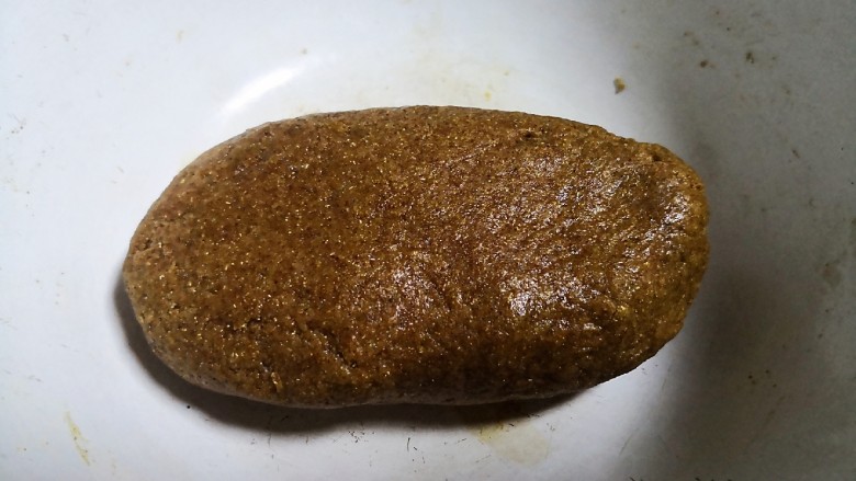 减肥小馒头,揉成光滑的面团,醒发至两倍大。