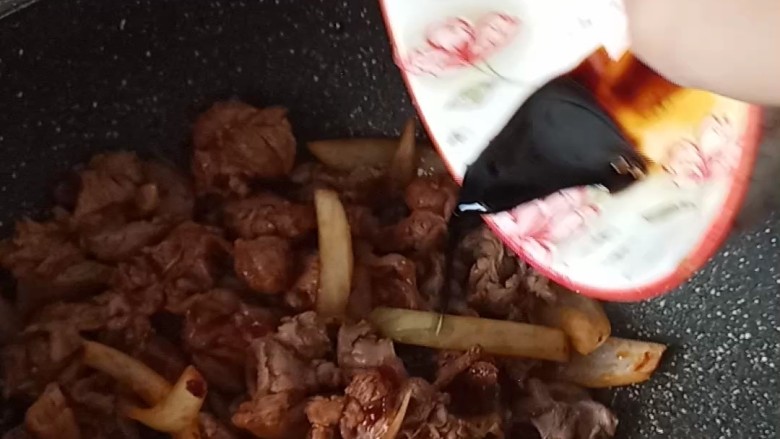 红焖狍子肉,<a style='color:red;display:inline-block;' href='/shicai/ 762'>老抽</a>