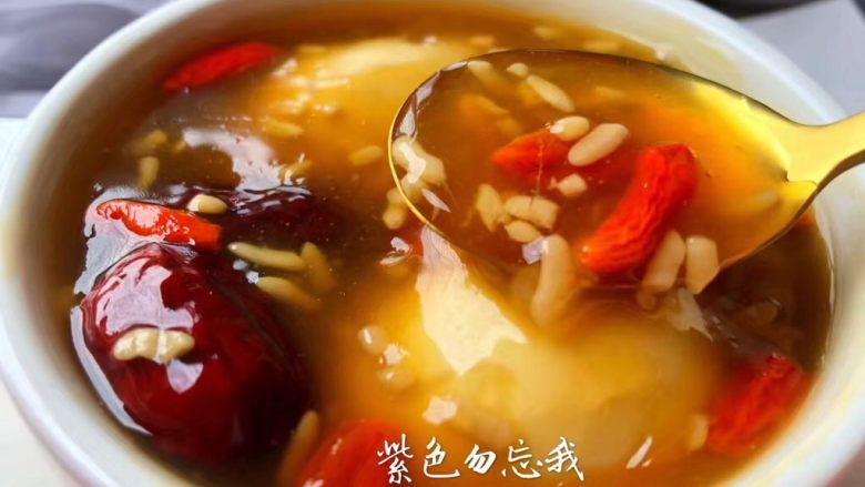 红糖酒酿鸡蛋,美味的红糖酒酿鸡蛋做好了,补血暖宫,缓解痛经,越喝气色越好。