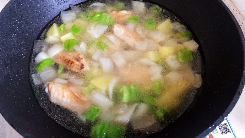 芽芽私房菜～咖喱鸡翅中,水量与食材齐平