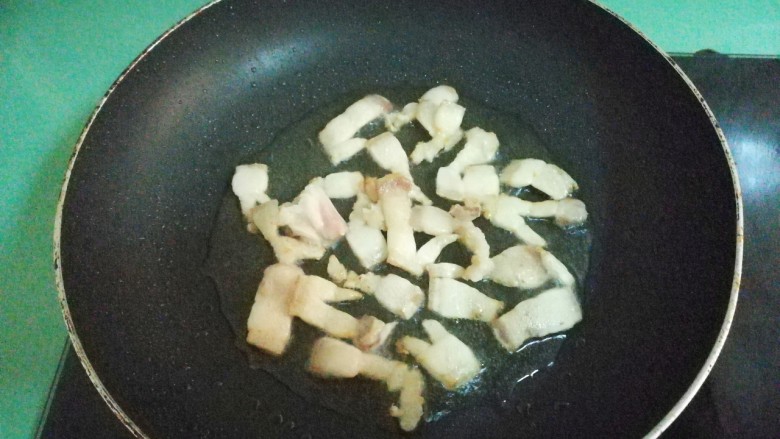 猪肉炖春菜,煎多久看你心情,喜欢肥的还是香的