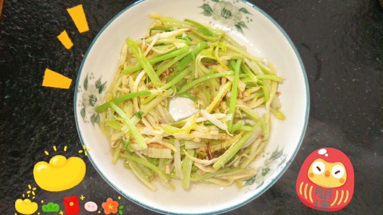 开胃小炒☞芹菜炒笋丝,笋丝和芹菜都是脆脆香香的,炒出这盘佳肴的菜,开胃又好看。