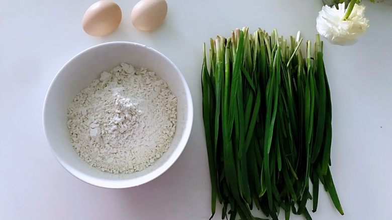 韭菜盒子,准备食材。