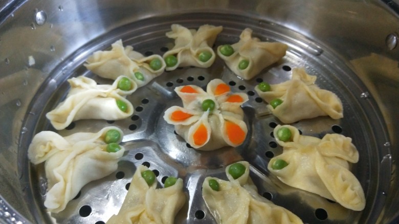 宝宝早餐 糊蝶蒸饺,蒸好的蝴蝶蒸饺。