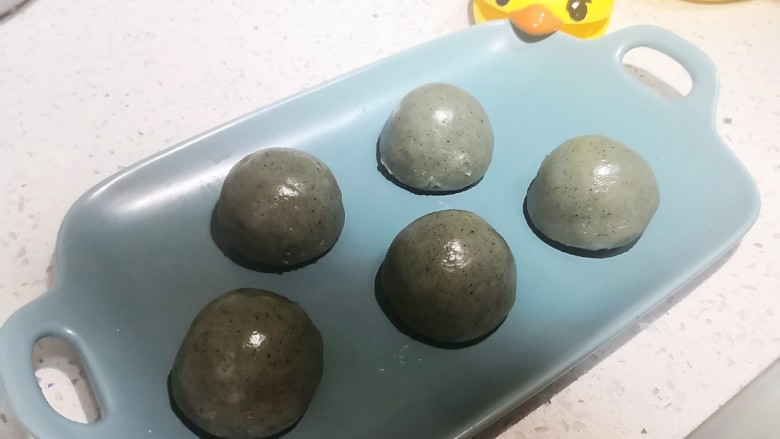 碧玉青团,可能是我艾草放的少了,颜色不是很漂亮。
