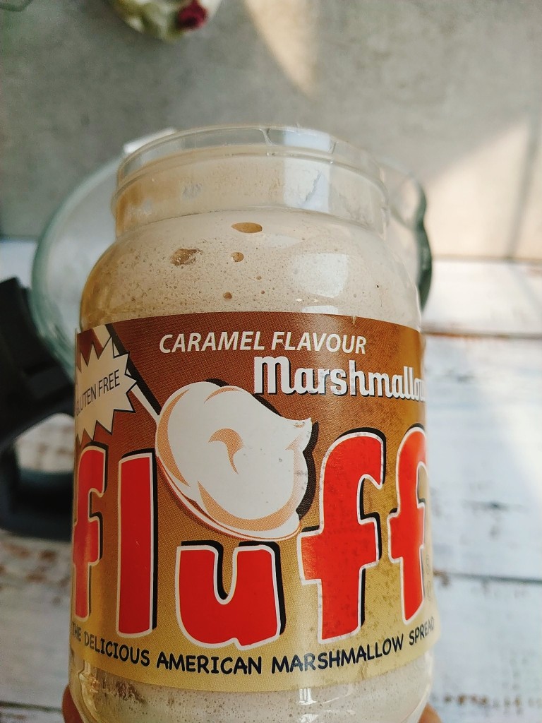 花生酱奶昔,加fluff焦糖味液体棉花糖;