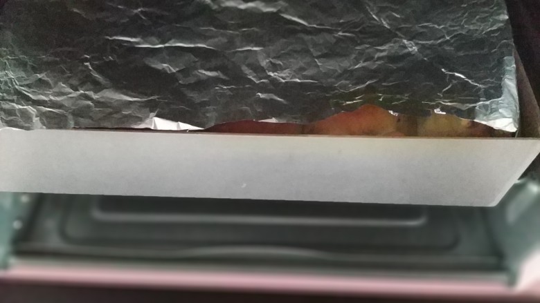 青蛙🐸挤挤包,上色满意加盖锡纸,防止烤糊;