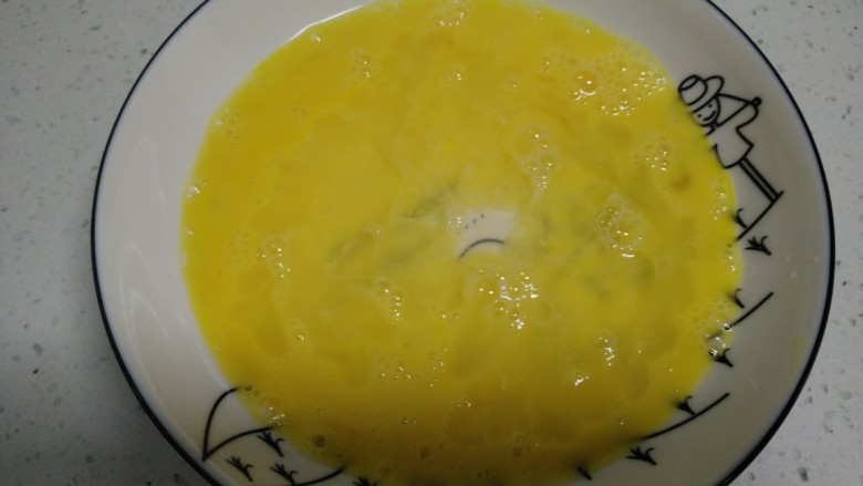 菠菜蒸蛋,搅拌均匀。