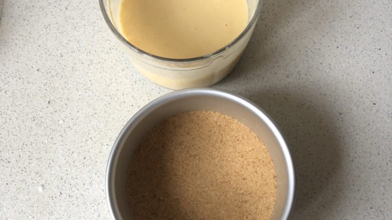 免烤❗️芒果酸奶蛋糕,蛋糕糊就做好啦,倒入模具