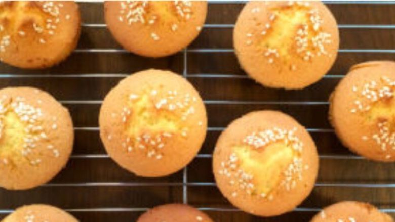 家常小蛋糕,拖摸，冷却，就完成啦！