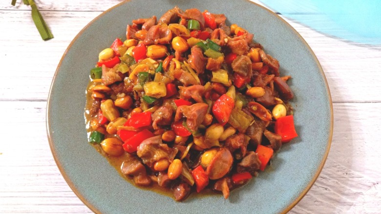 山椒孜然炒鸡胗子,鸡胗子香辣脆口,孜然味浓郁,好吃哦