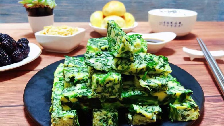 菠菜蒸蛋羹,菠菜的营养价值很丰富和鸡蛋一起蒸营养就更加全面