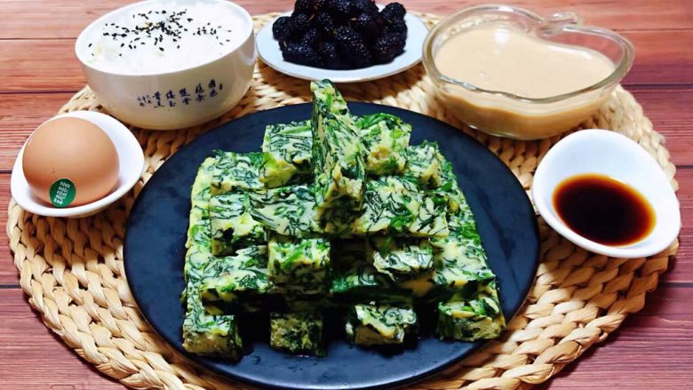 菠菜蒸蛋羹,早餐就是应该吃的丰盛还要有营养噢