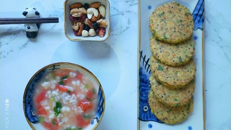葱香藜麦蛋饼,再来一袋每日坚果,营养早餐就做好了。