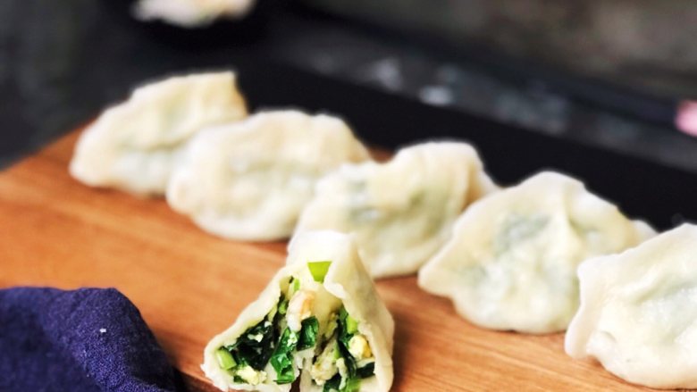 四鲜饺子,掰开一个,满满的馅料。