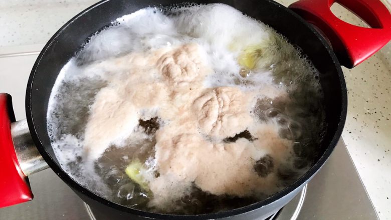 菌菇玉米扇骨汤(高压锅版),大火煮10分钟