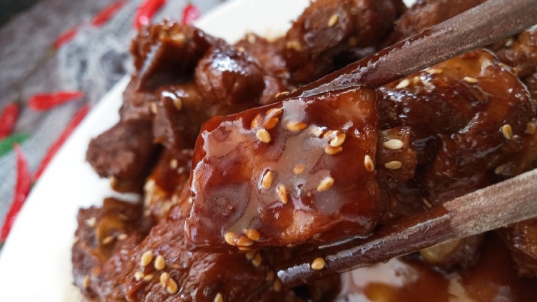 家常红烧排骨,成品