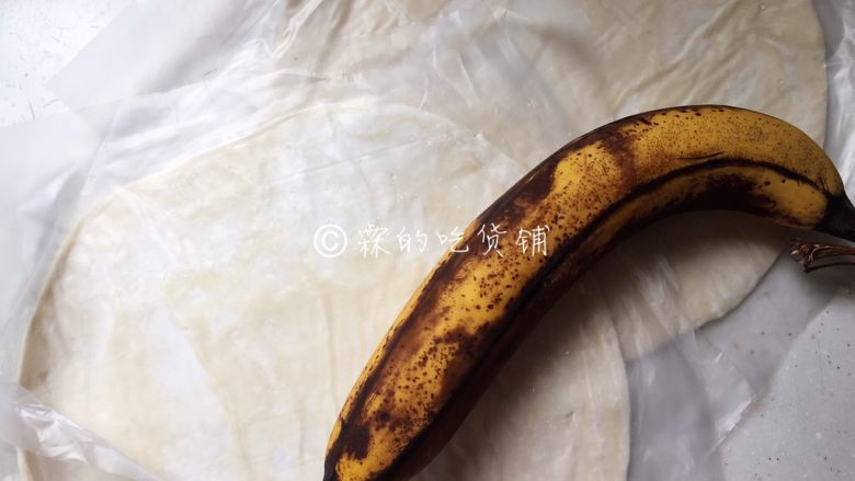 飞饼版 快手香蕉派,超简单的材料。
