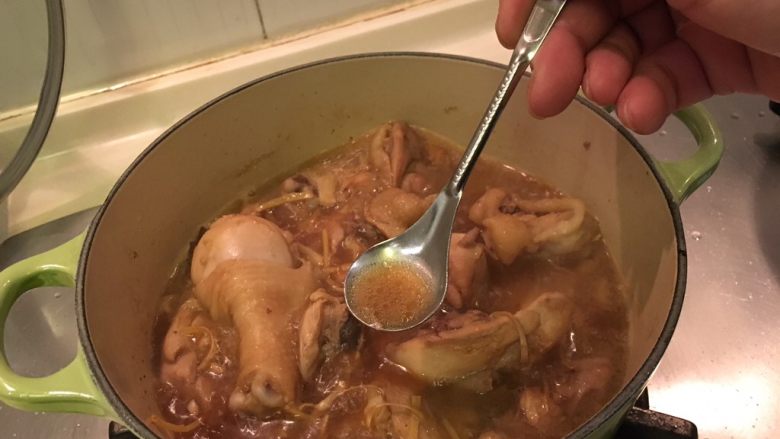 姜味八角焖鸡,我比较懒…直接这样煮…😂试个味道!