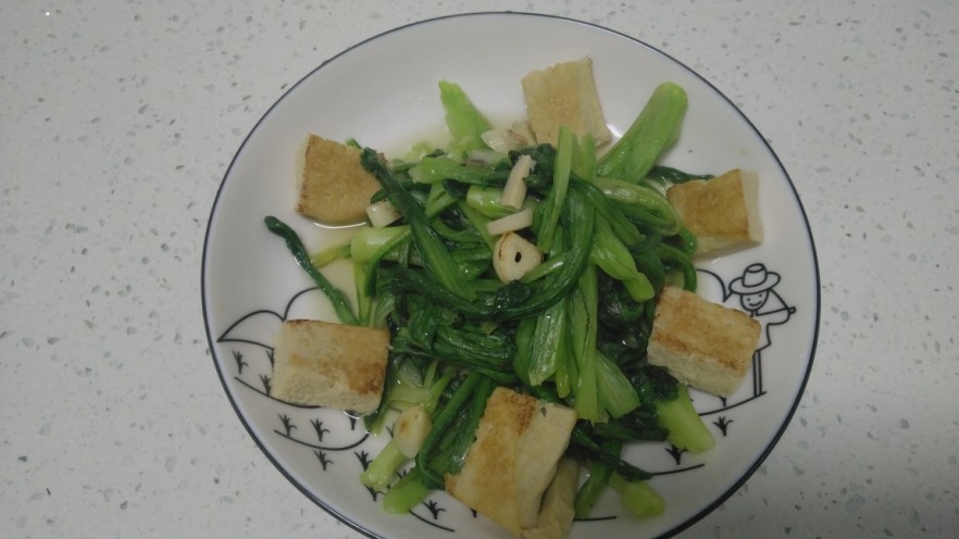 冻豆腐炒油麦菜