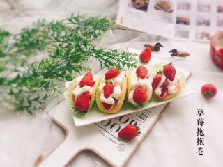 草莓抱抱卷+春天的味道