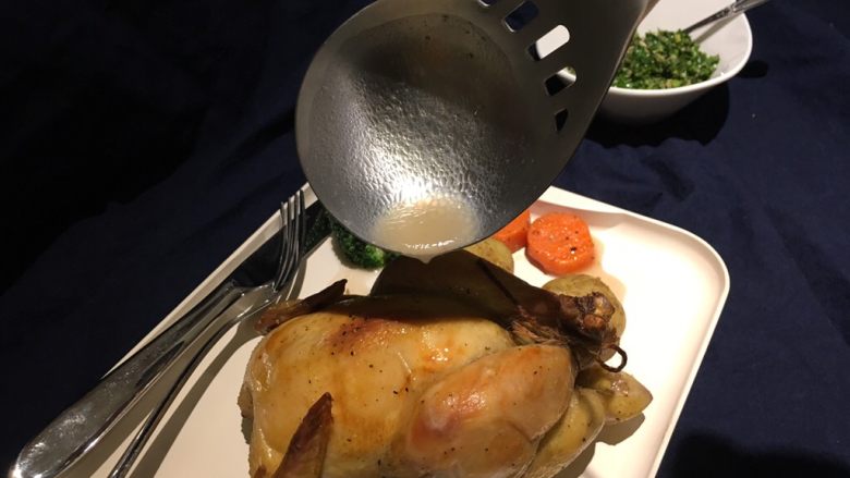 茉莉春鸡,摆盘了!记得浇上烤好后的鸡汁!