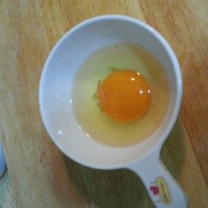 葱油饼,打蛋液;