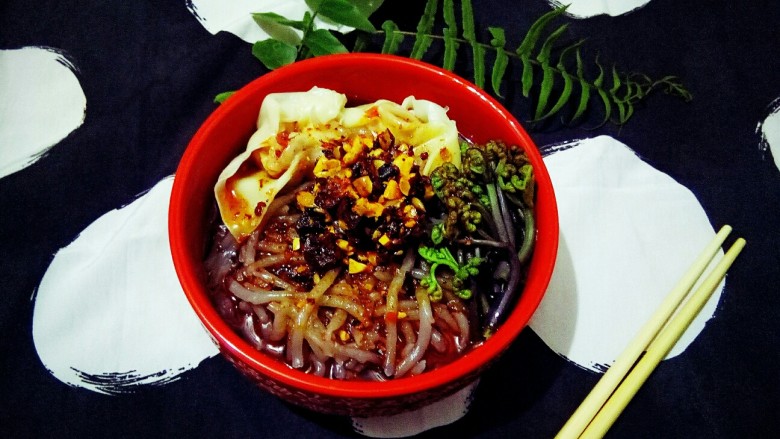 #春食集# 蕨菜云吞香辣粉,美食美景